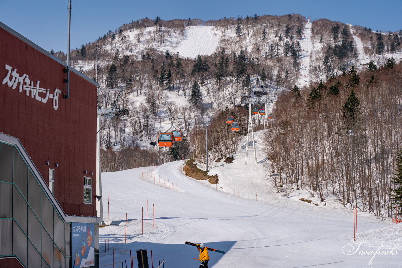 プロスキーヤー・吉田勝大さんが今季初登場！スプリングシーズン真っ盛り、現在も全面滑走可能な札幌国際スキー場を疾走します(*^^)v